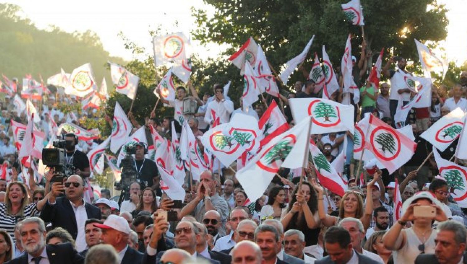 القوات اللبنانية القوات: مَن استهدف الإفطار يريد الاستمرار بوحدة مزيفة تحت سقف الممانعة