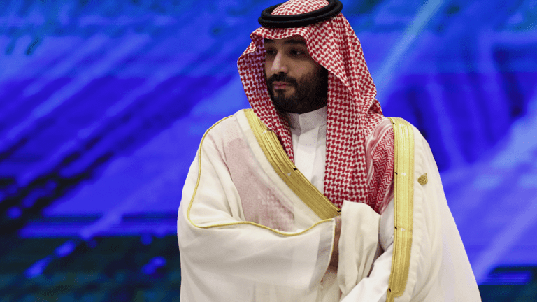 محمد بن سلمان شاهد… احتفال الأمير بن سلمان بعد فوز السعودية التاريخي على الأرجنتين