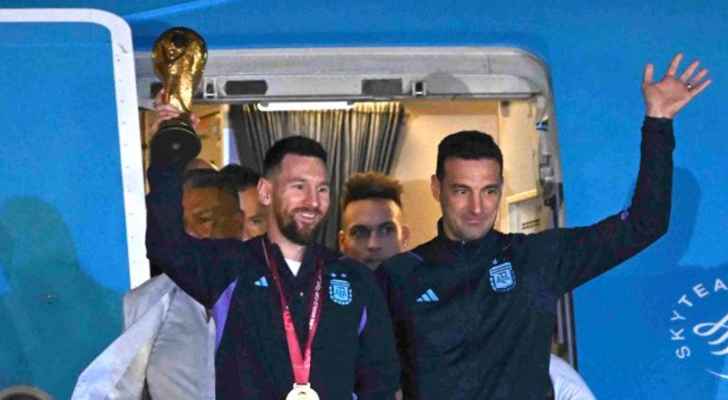 3 الصور الأولى للمنتخب الأرجنتيني على ارض وطنه