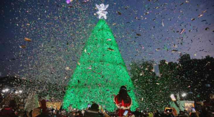 3554929_1670767691 إضاءة الشجرة الميلادية على ضفاف بحيرة بنشعي