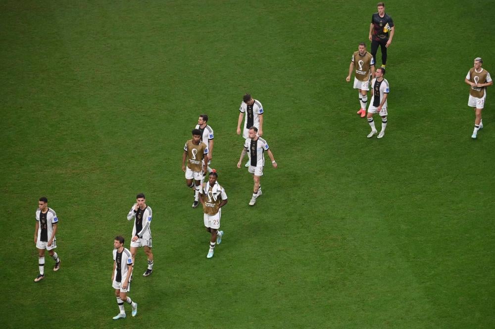 temp_161273jpg_372271 فليك يرفض الرحيل والمنتخب الألماني “أصبح قزماً”