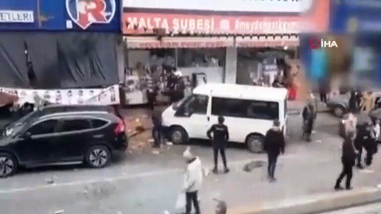 بالفيديو- معلومات عن سقوط قتلى بانفجارٍ في مركزٍ تجاري في اسطنبول