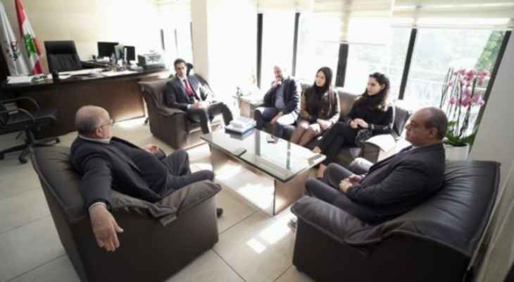 9707355_1674753731 العلية تسلم من منظمتي LFPCP وDRI مراسيم تطبيقية لقانون الشراء العام
