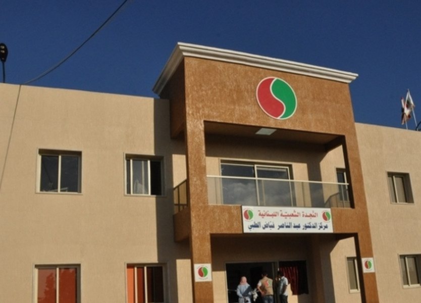 النجدة الشعبية ابن الـ25 عامًا مصابًا بـ5 طلقات ناريّة… اليكم السبب