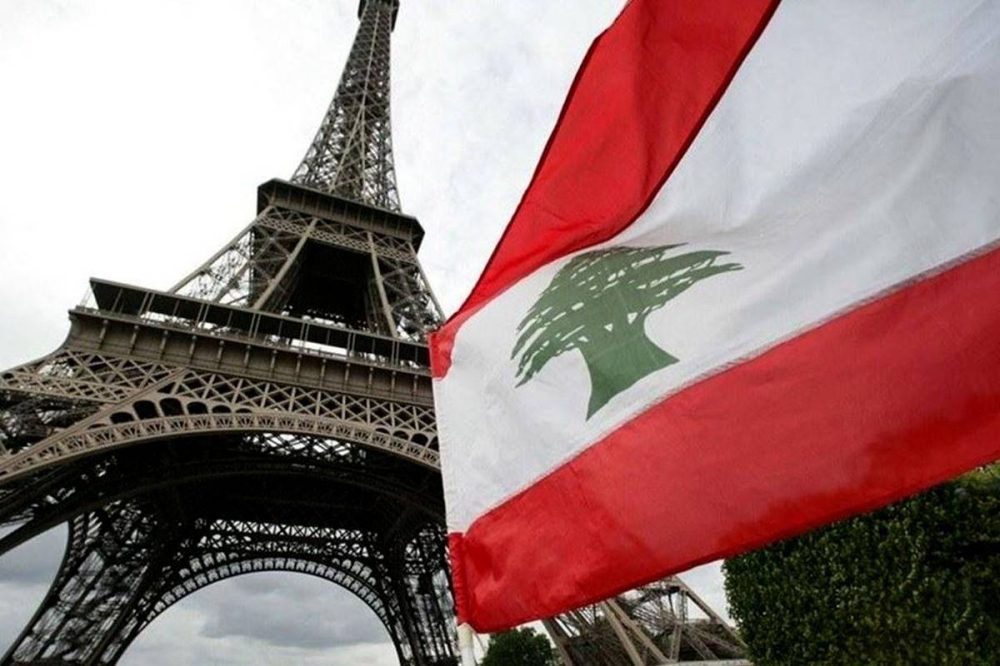 باريس لبنان علم