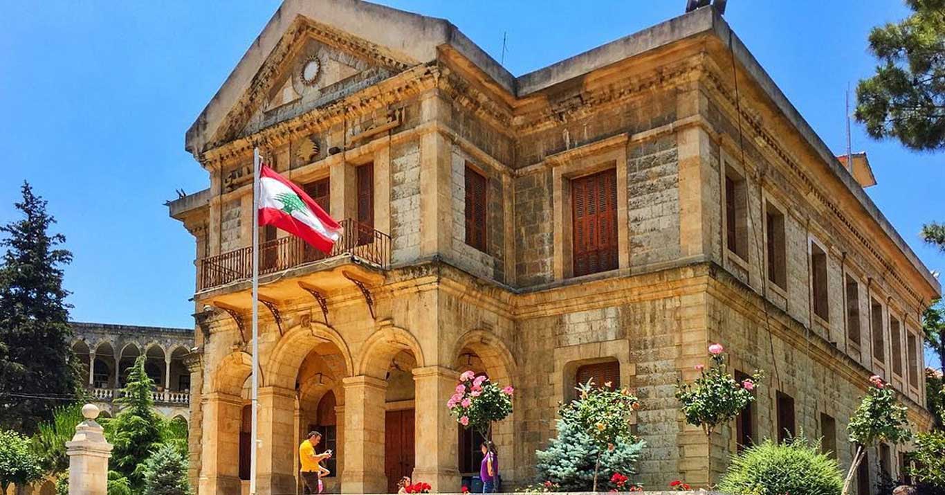 جزين خاص- مشكلة النفايات تجمع المتنازعين في جزّين