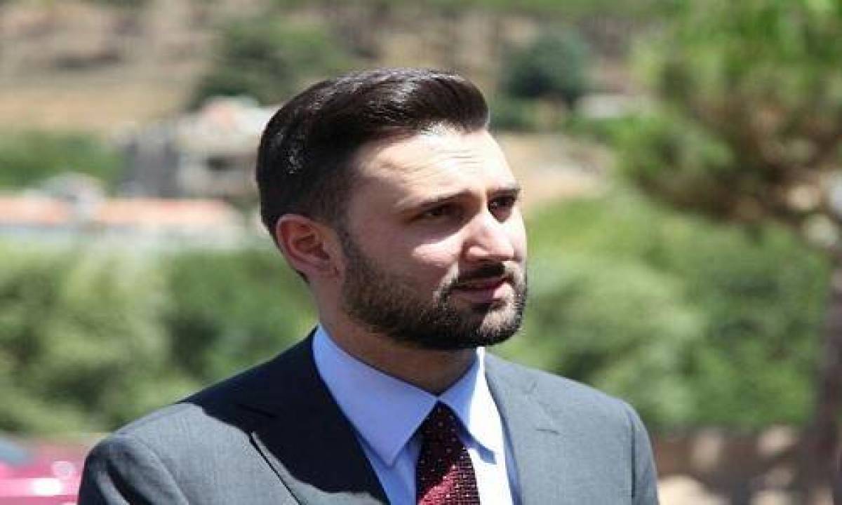 R النائب جنبلاط: مبادرة الحزب التقدمي الاشتراكي هي لإنهاء تلك المرحلة وفتح آفاق جديدة