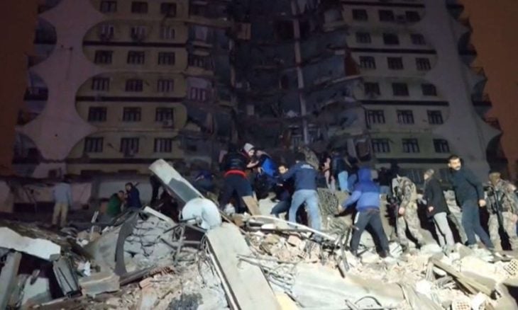 زلزال “كهرمان مرعش”: عدد القتلى تجاوز ال70 في تركيا