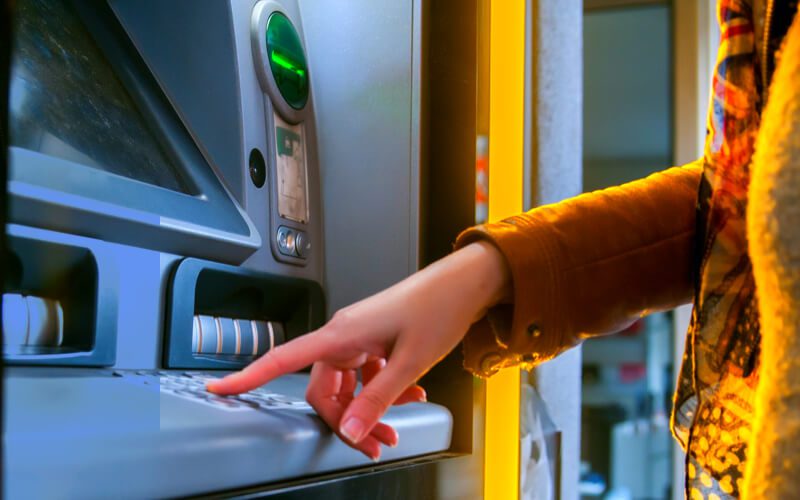 فرضية التصعيد محتملة لدى المصارف… فما مصير العمل بالـATM؟