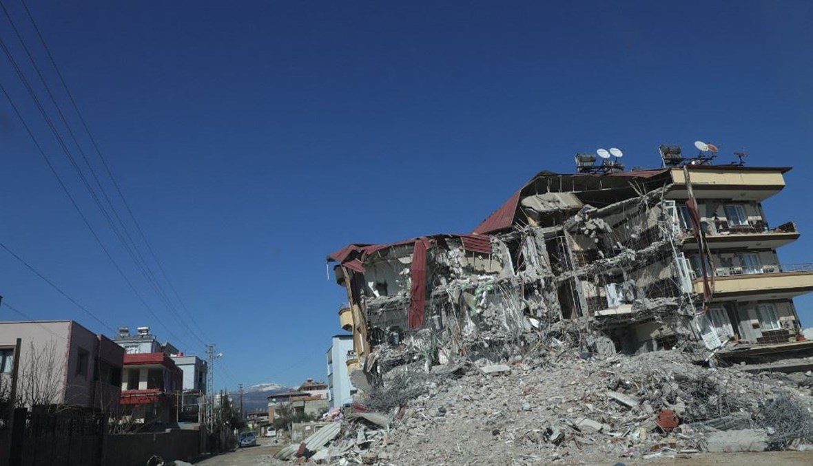 “للي الو مدّة ما بتقتلو شدّة”… بعد 11 يوم على الزلزال انقاذ رجلٌ في هاتاي التركية