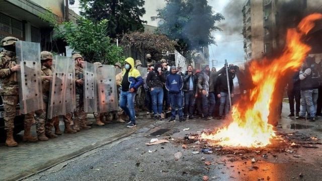 احتجاج مصرف لبنان قوى الامن1