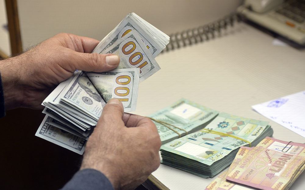 كم سجل الدولار صباح السبت؟