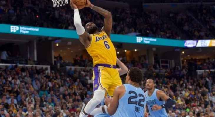 NBA: ليكرز يقصي غريزليس وينتظر الفائز من مواجهات كينغز وغولدن ستايت