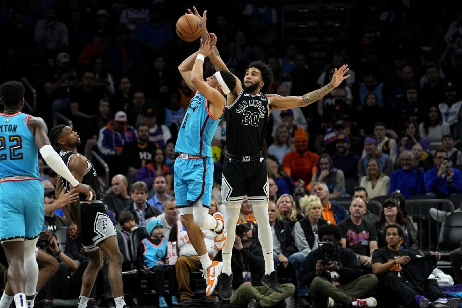 NBA: فينيكس صانز ينضم الى قائمة المتأهلين الى النهائيات