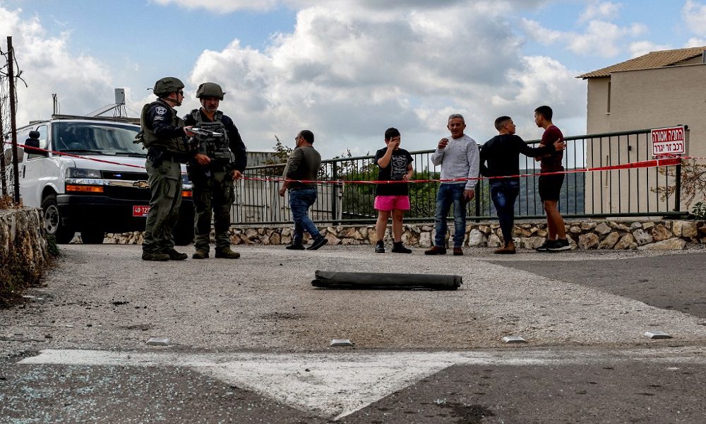 israel-1 إسرائيل تقصف بالمدفعية الثقيلة مدينة صور!