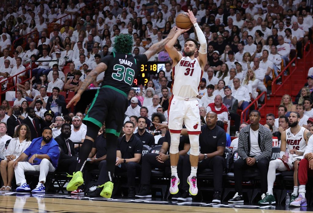 258248Image1 ميامي هيت يقترب من نهائي NBA