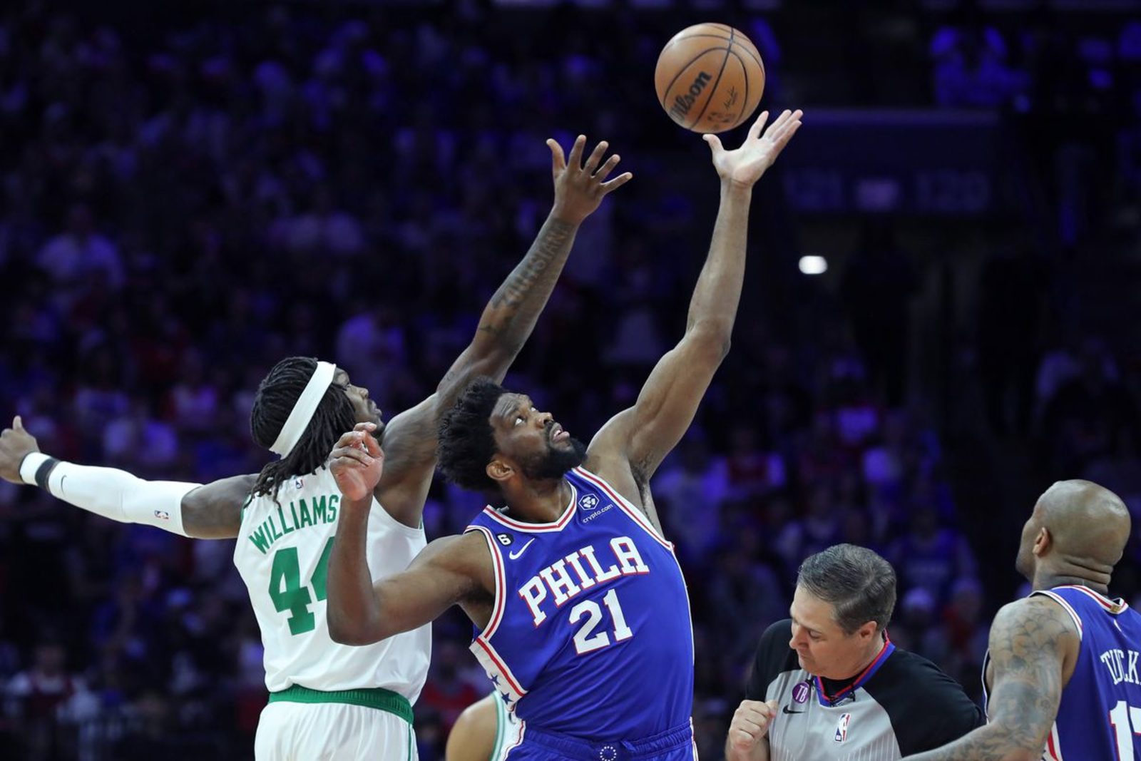 NBA: بوسطن ينهي حلم امبيد وهاردن ويحجز مكانه في نهائي المنطقة الشرقية