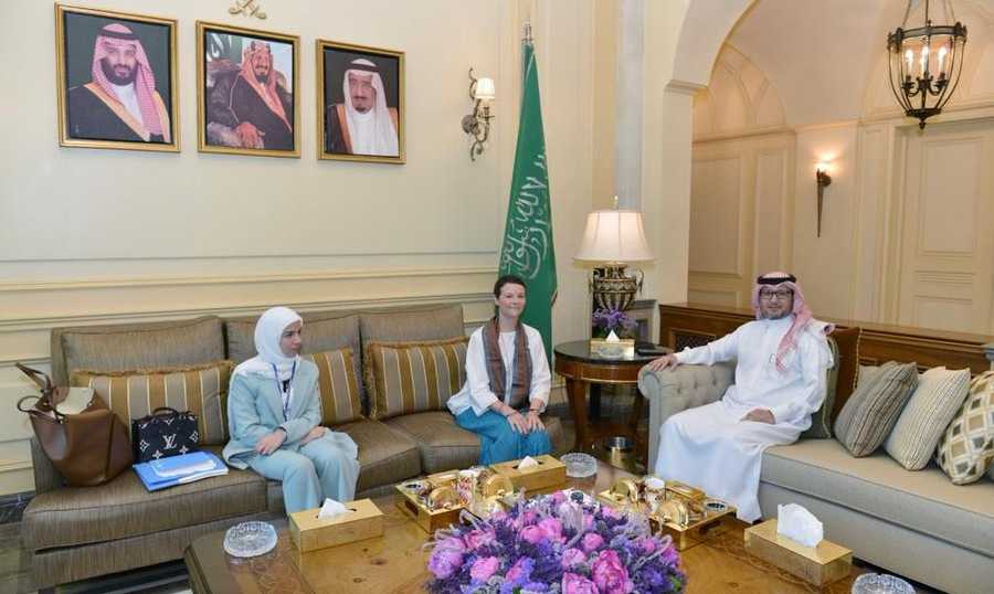 d41bc4279cb2e69c79648ddd017c1a33 الشؤون الإنسانية بين البخاري والبيسري