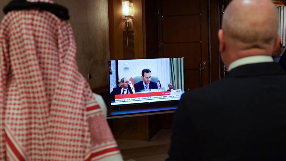 الاسد القمة