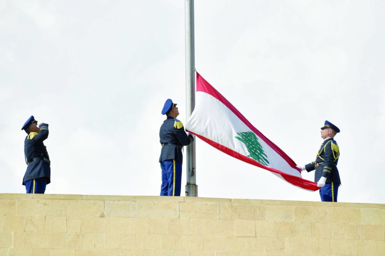 بعبدا علم8