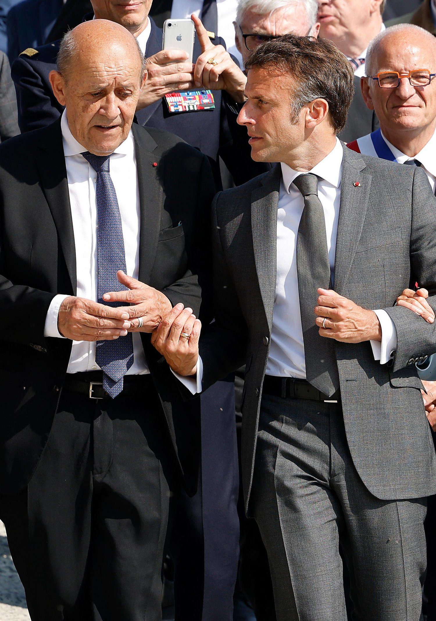 ماكرون لو دريان