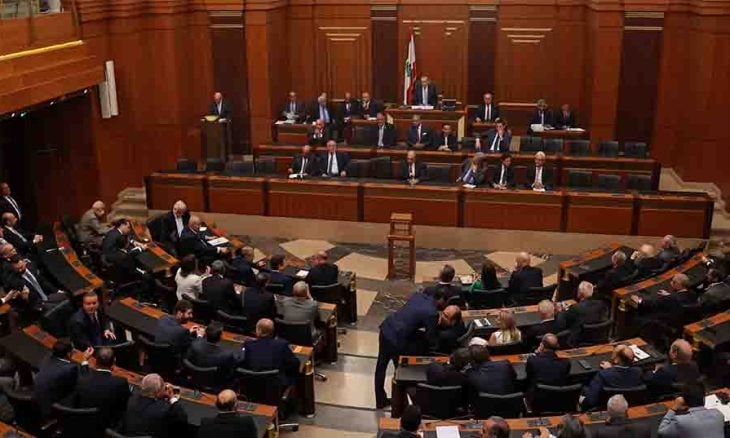الجلسة انتهت وبند الأجور أقرّ