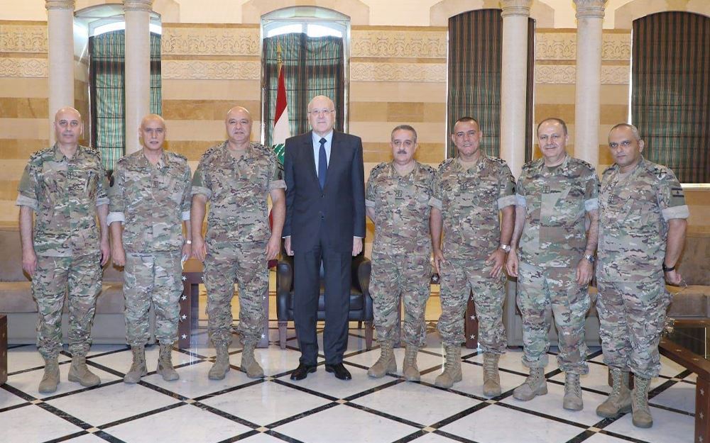 ميقاتي قائد الجيش ضباط