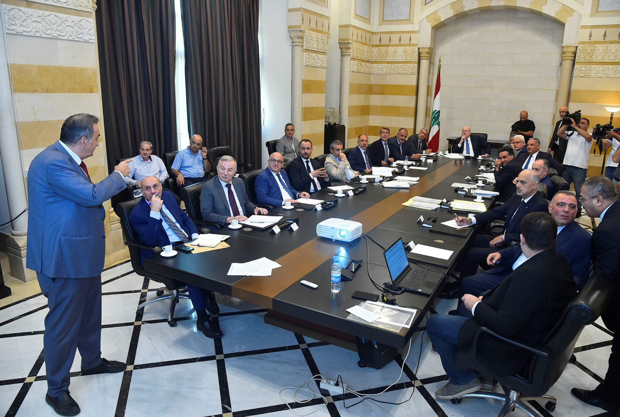 4مجلس الوزراء