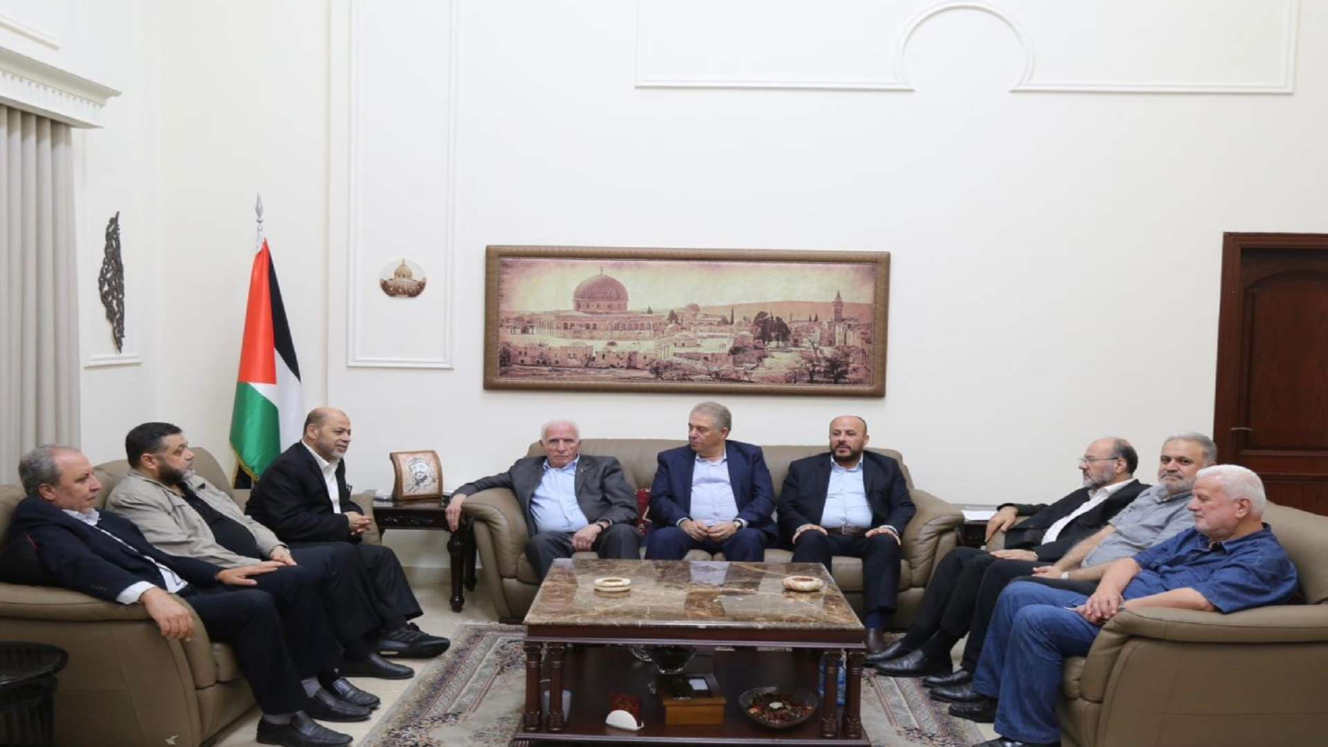 اجتماع حركتي حماس وفتح إتفاقٌ بين فتح وحماس على الالتزام بتثبيت وقف إطلاق النار في عين الحلوة
