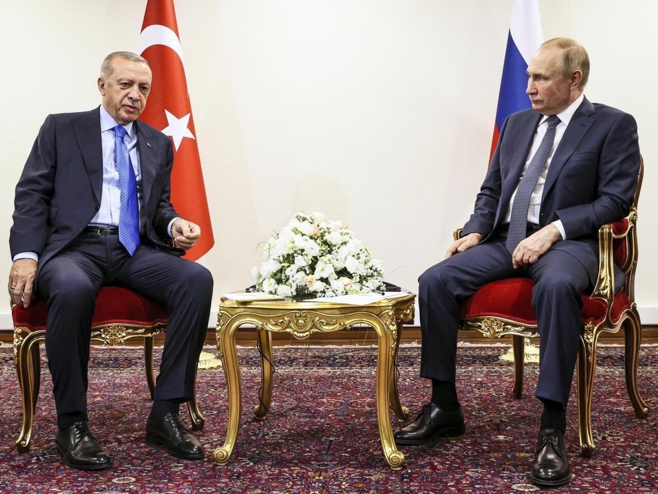 اردوغان وبوتين بوتين: روسيا منفتحة على إجراء محادثات بشأن اتفاق الحبوب