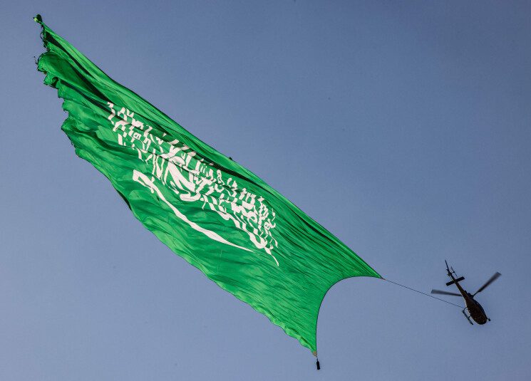السعودية علم الضوء السعودي لا يزال أحمر!