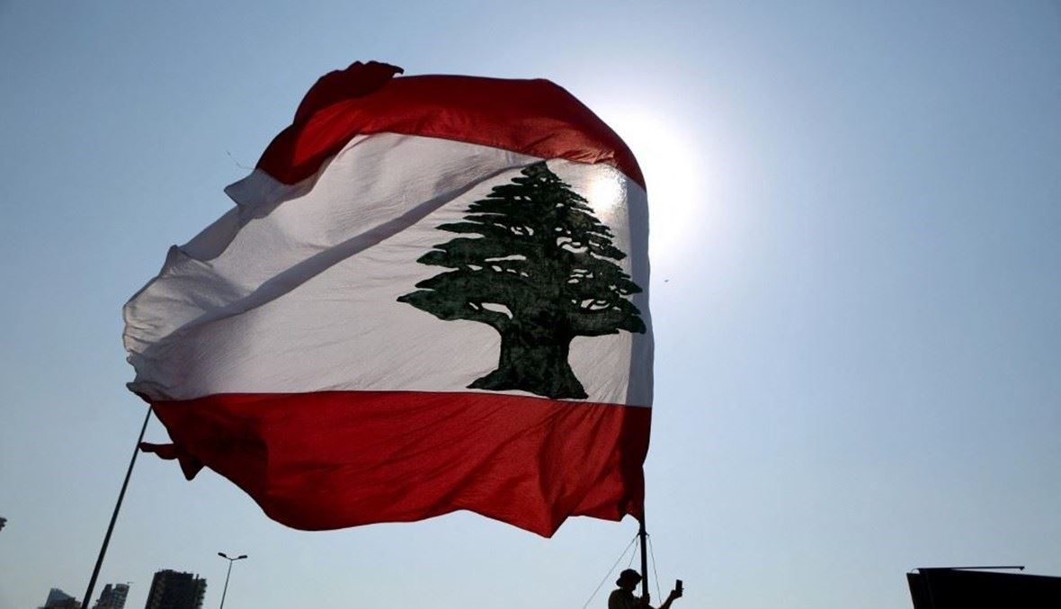 علم لبنان7