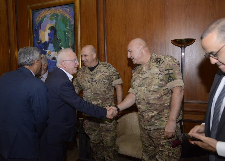 قائد الجيش نواب