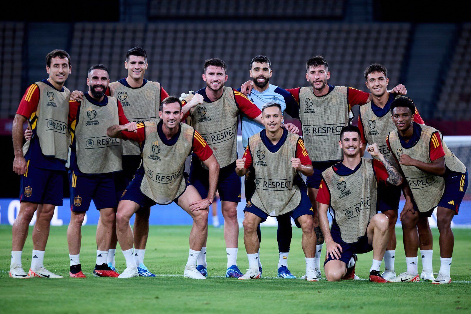 مدرب إسبانيا: الفوز على اسكتلندا يفتح لنا أبواب النهائيات