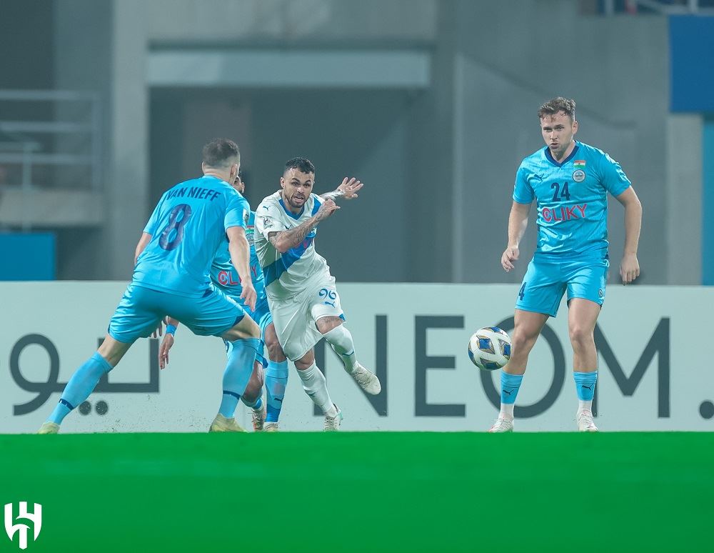 الهلال ونافباخور يواصلان صراعهما على بطاقة المجموعة الرابعة