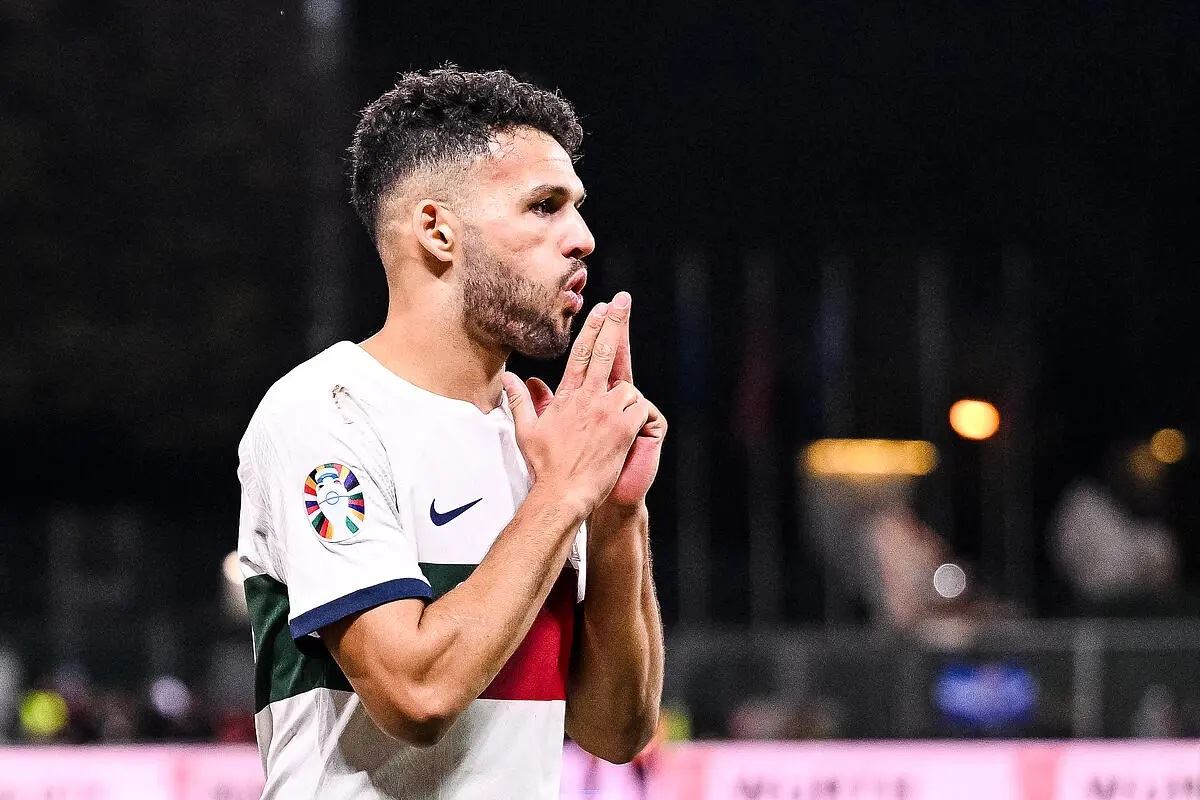 سان جيرمان يُفعّل بند شراء المهاجم البرتغالي راموس