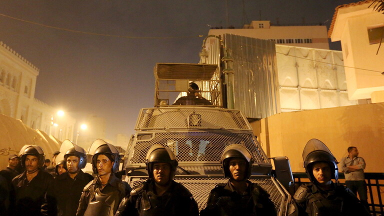 655e1ad54c59b742ee79ef0e (1) مصر تُحاكم 5 قياديين في هيئة كبرى