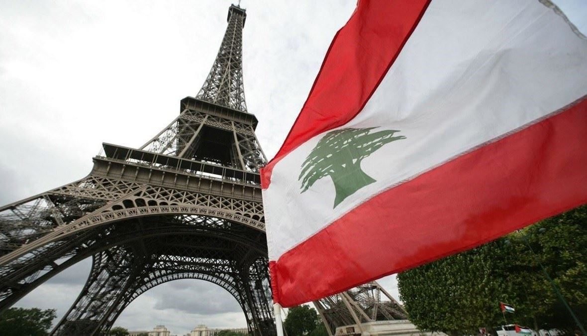 باريس علم لبنان