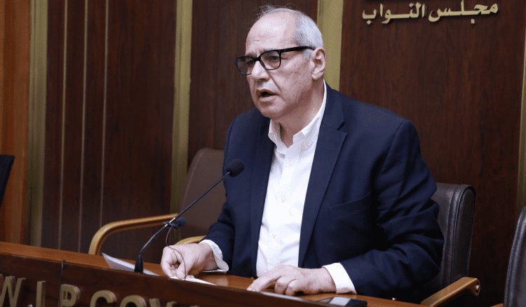 خلف خلف: لنحضر الى المجلس ولا نخرج الا بإعلان اسم الرئيس العتيد