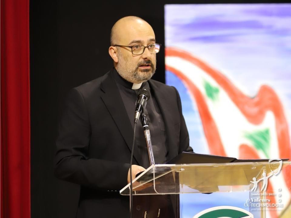 رئيس مدرسة الحكمة مدرسة الحكمة تحتفل بعيد الاستقلال