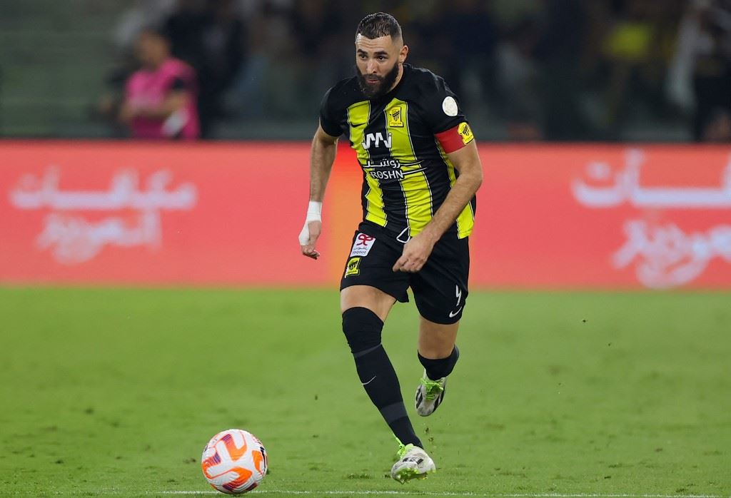 كريم بنزيمة يسافر إلى مدريد