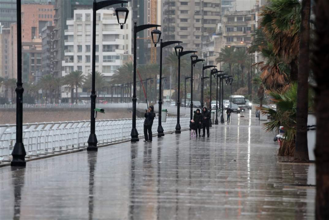 منخفض جوي عاصف المنخفض الجوّي مستمرّ والثلوج تلامس هذا الارتفاع