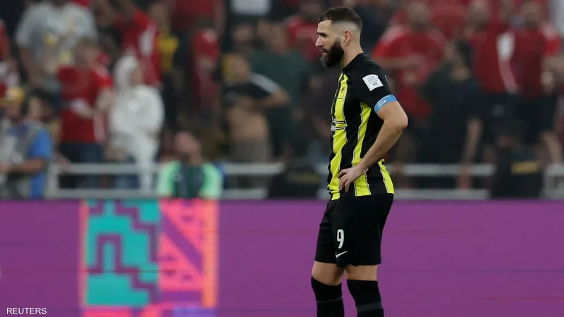 غياب بنزيمة عن الإتّحاد السعوديّ