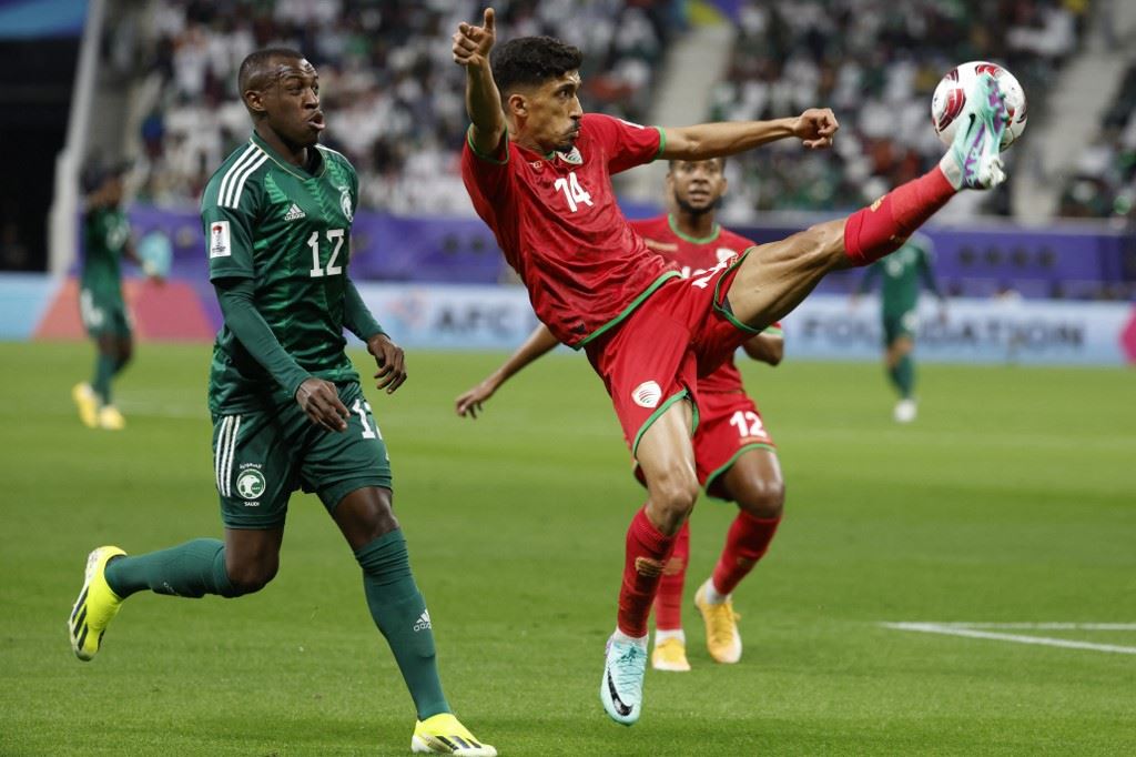 السعودية لحسم التأهل وعمان للتعويض في كأس آسيا