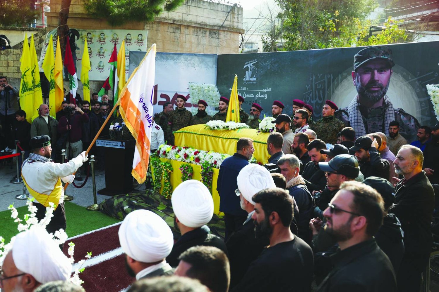 «حزب الله» يشيّع القيادي وسام طويل