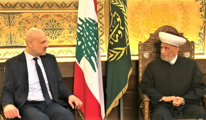 مولوي من الدوحة: نبذل أقصى جهدنا لتجنّب نار الحرب