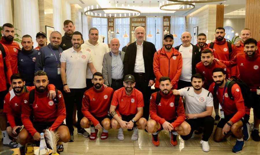 مولوي مولوي يزور منتخب لبنان لكرة القدم في الدوحة