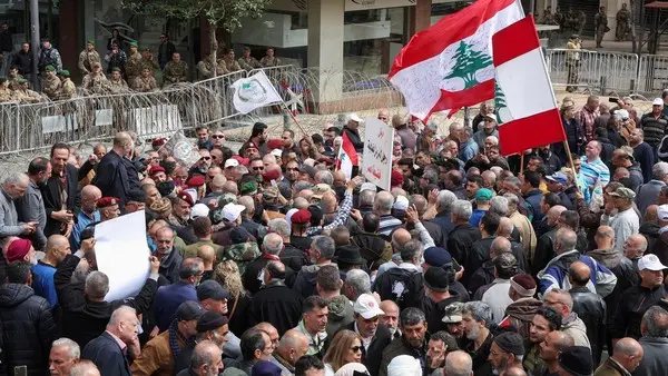 تحرك-للعسكريين-المتقاعدين تزامناً مع الجلسة الحكوميّة غداً، تجمّع العسكريين المتقاعدين الى الشارع مجدّداً