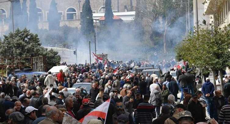 حصاد اليوم- “حوافز الادارة العامة” تقفل الوزارات والإدارات ودعوات للتظاهر بالتزامن مع جلسة مجلس الوزراء