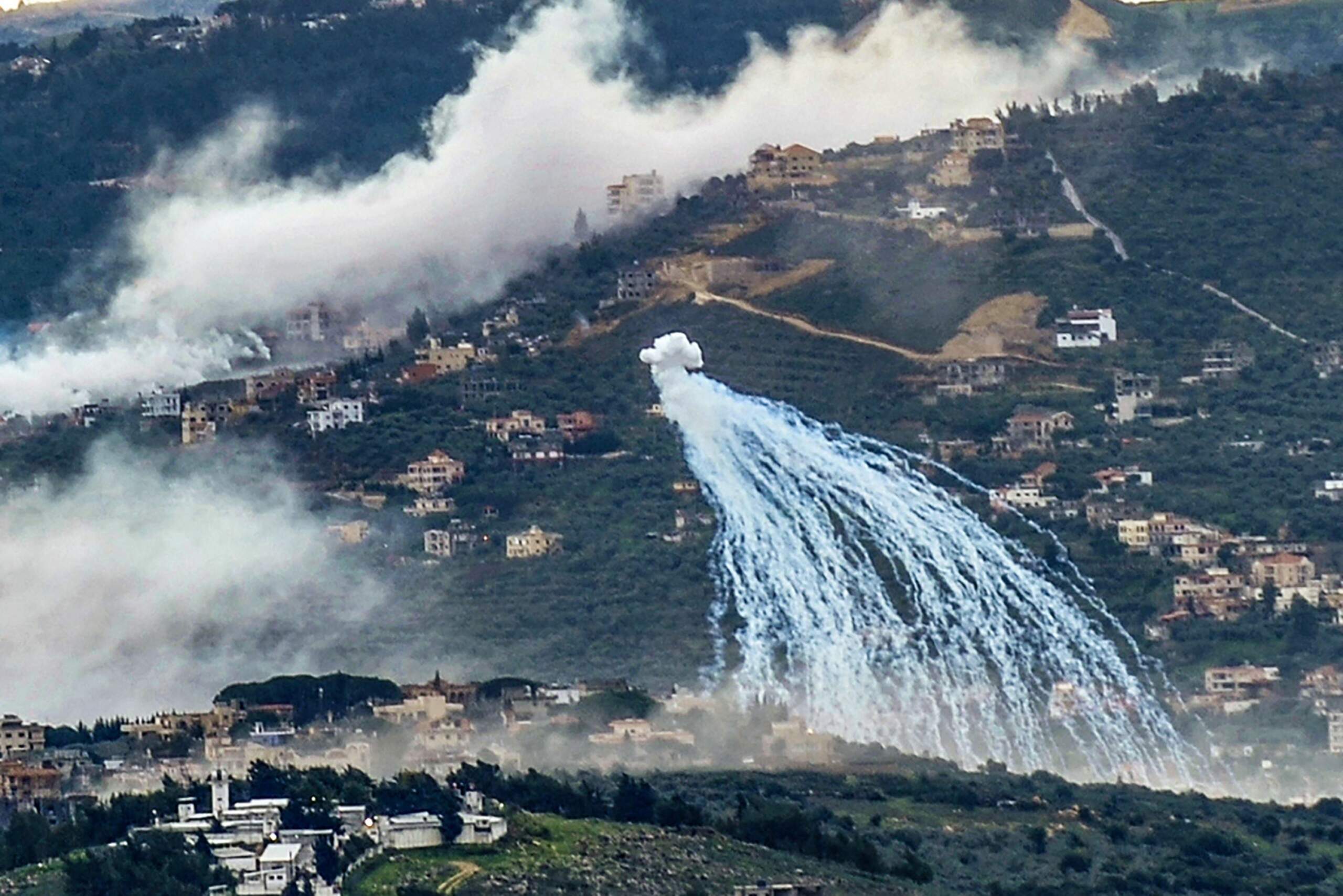 جبهة جنوب لبنان: «التحام» النار والديبلوماسية في سِباق محموم
